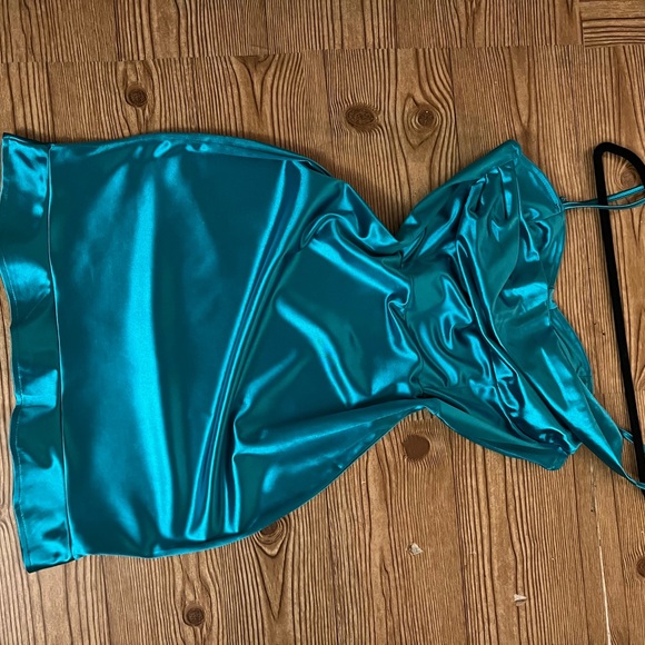 Dress - Picture 3 of 3